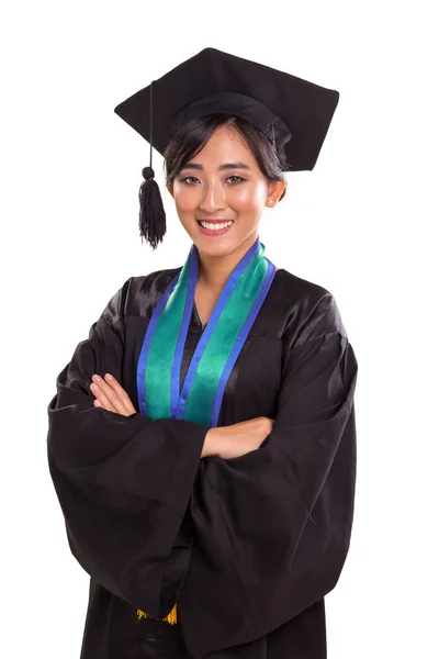 Portrett Smilende Asiatisk Student Med Avgangsklær Lue Stående Med Kryssede – stockfoto