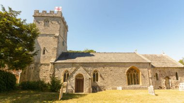 Winfrith Newburgh, İngiltere - 23 Temmuz 2018: St Christopher's Church - Güney cephe görünümü orta