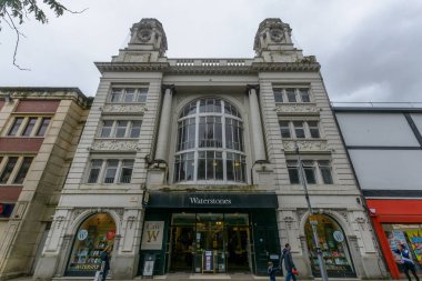 Swansea, İngiltere - 27 Ağustos 2018: Da eski Carlton sinema Binası, şu anda Waterstones - genel amaçlı ve akademik perakendeci, Oxford Street Swansea yaptırın