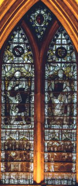 Lichfield, İngiltere - 15 Ekim 2018: İç Lichfield Katedrali - vitray bölüm evde F
