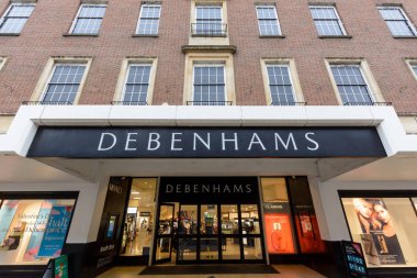 Norwich, İngiltere - 13 Şubat 2019: Debenhams Norwich, kendi marka ve uluslararası moda, güzellik ve homeware ürünleri satan mağaza zinciri girişine