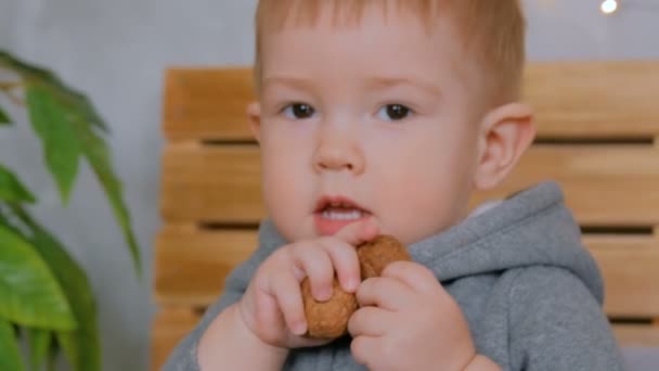 Portrait of pensive little boy — Stock Video