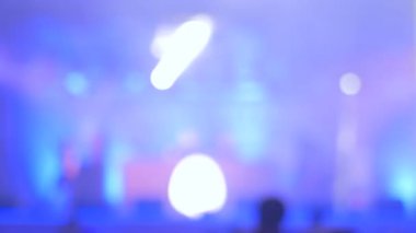 Odaklanamayan konser ışıkları