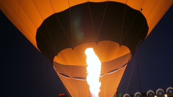 Fire from gas jet burner in hot air balloon — Stock Video