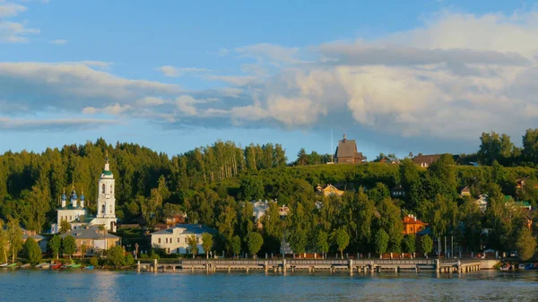 Rus tarihi kent Plyos