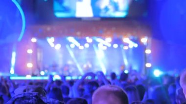 Odaklanamayan konser ışıkları