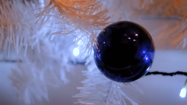 Decoraciones del árbol de Navidad — Vídeo de stock