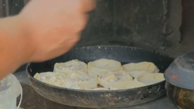 Tavuk ve peynir ile mini turta yemek Şef