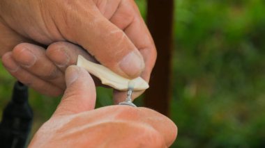 Kemik carver hayvan kemik sarkıt şekillendirme.