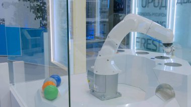 Robot otomatik olarak sıralama çöp