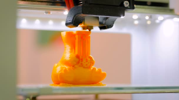 Macchina di stampa 3D che fa modello di plastica — Video Stock