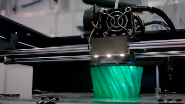 Imprimante 3D moderne machine d'impression modèle en plastique — Video