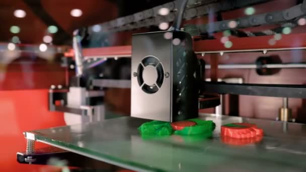 Automatisk tredimensionell 3D-skrivare maskin utskrift plast modell — Stockvideo