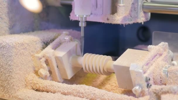İş sırasında CNC oyma makinesi — Stok video