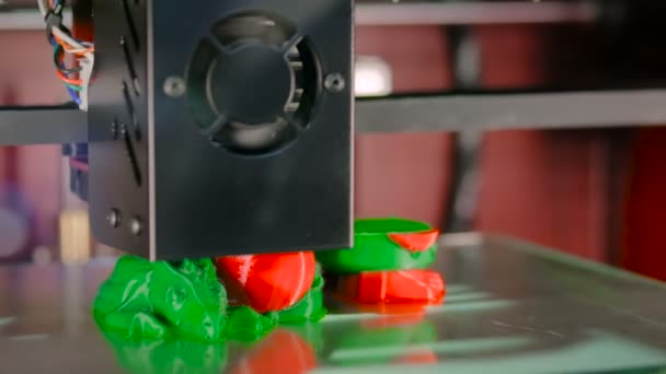 Automatic three dimensional 3D printer machine printing plastic model — Stock Video