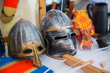 Ortaçağ şövalyeleri kask