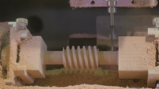 CNC-Gravierfräsmaschine während der Arbeit — Stockvideo