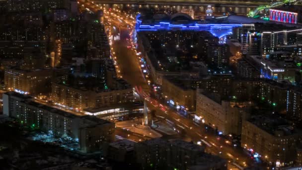 Timelapse statische luchtfoto-snel bewegende auto's verkeer at Night City Street — Stockvideo