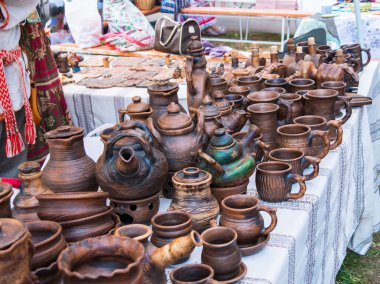 Geleneksel seramik ürünler, el yapımı hatıralar.