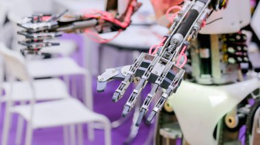 Robot elin yakın çekimi