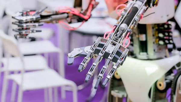 Robot elin yakın çekimi