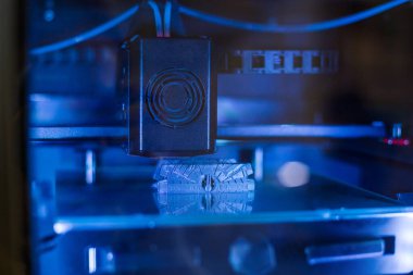 Çalışma sırasında 3D yazıcı imalatı