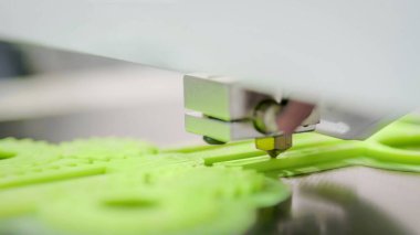 Üç boyutlu yazdırma makinesi fiziksel 3B modeli yazdırır