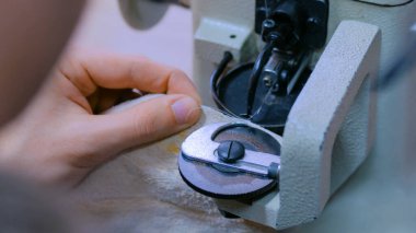 Skinner atelier kürk deri dikiş dikiş makinesi kullanma