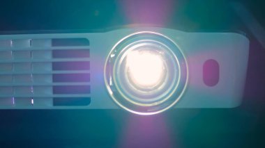 Dijital film projektörü