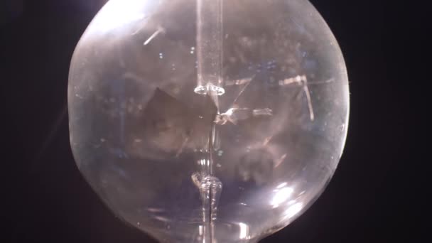 Crookes radiometer, lichtmolen voor het meten van de intensiteit van stralingsenergie — Stockvideo