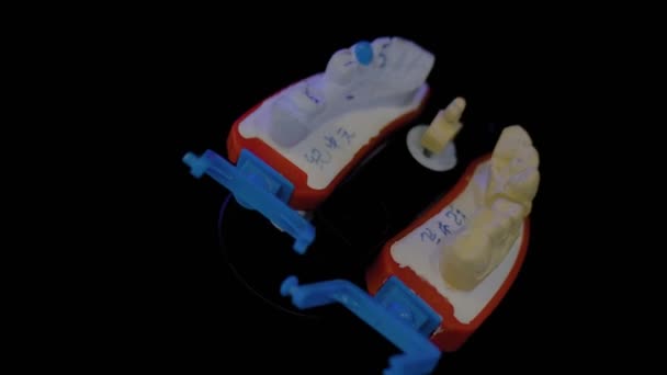 3D zubní skener pro snímání a měření modelu zubního sádrovce - zblízka — Stock video