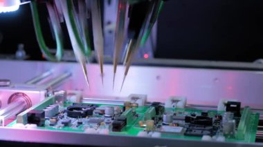 Fabrikada uçan sonda testi - yazdırılmış devre kartlarının kalite testi