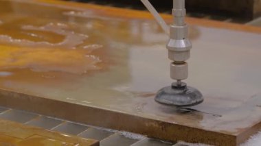 Metal levha ile çalışan hızlı cnc otomatik su jeti kesme makinesi
