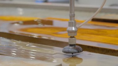 Metal levha ile çalışan hızlı cnc otomatik su jeti kesme makinesi