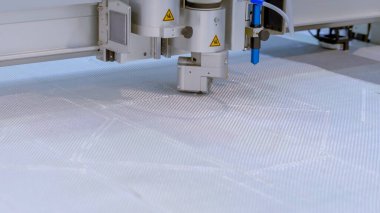 Dijital kesim sistemi - sergi sırasında düz yatak kesici, yönlendirici