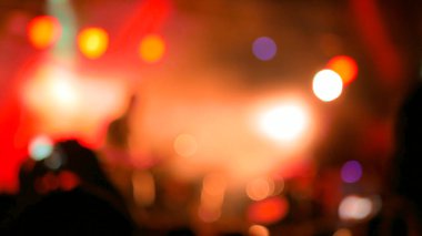Odaklanamayan konser ışıkları