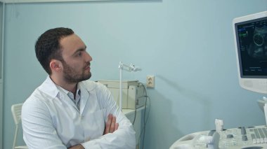 Söz konusu erkek doktor ultrason analiz