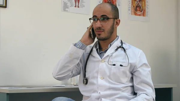 Smiling Male Doctor Having Cheerful Phone Conversation Professional Shot Lumix — Stockfoto