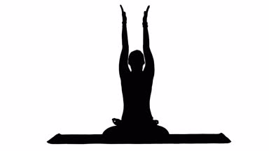 Kapalı gözler parça mat ile meditasyon yoga uygulamak, bir lotus pozisyonda oturan genç kadın
