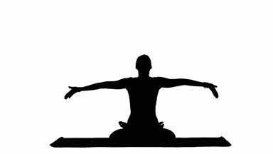 Genç kadın pratik yoga parça mat meditasyon