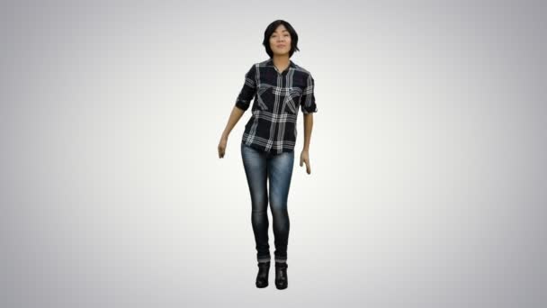 Başarılı genç iş kadını mutlu beyaz zemin üzerine onu başarı için — Stok video