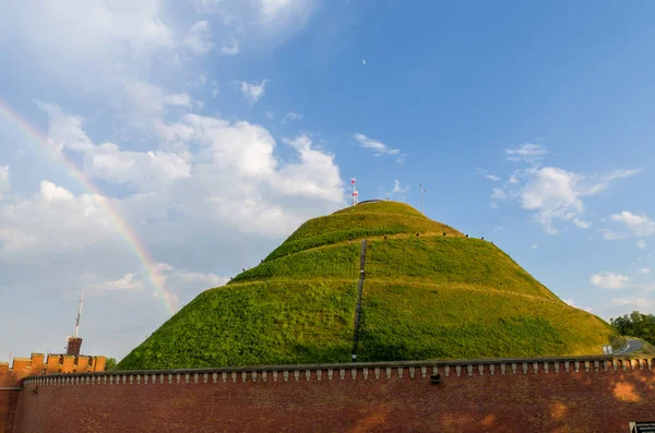 Kosciuszko höyük ile gökkuşağı, Polonya Krakow