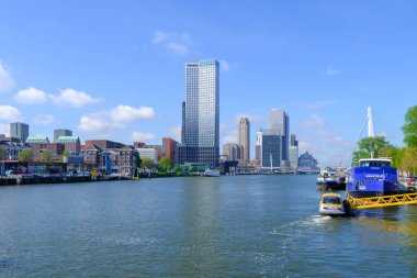 Rotterdam, Güney Hollanda, Hollanda-Mayıs 5 2019: sokaklarda şehir Archirecture, Hollanda