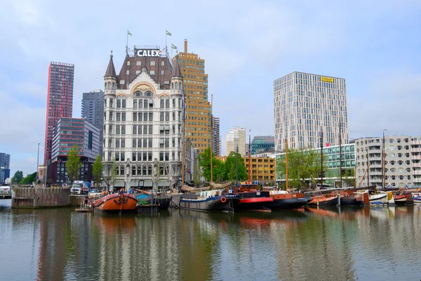 Rotterdam, Holanda Meridional, Países Bajos - 5 de mayo de 2019: Archirectura de la ciudad en las calles, Holanda — Foto de Stock