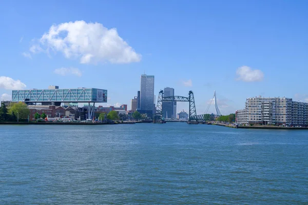 Rotterdam, south holland, the Netherlands - 5. Mai 2019: Archivierung der Stadt auf den Straßen, holland — Stockfoto