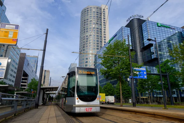 Rotterdam, Holanda Meridional, Países Bajos - 5 de mayo de 2019: Archirectura de la ciudad en las calles, Holanda Fotos De Stock