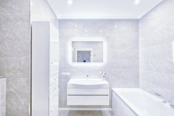 Das Innere Des Badezimmers Weißen Modernen Haus — Stockfoto