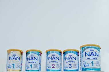 Unter saklamak tablo eczane arka plan raf ilaç tıbbi dükkanı eczane.