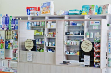 Unter saklamak tablo eczane arka plan raf ilaç tıbbi dükkanı eczane.