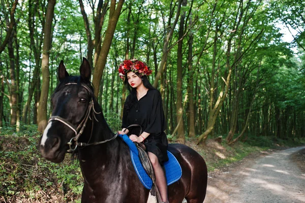 Mystical Girl Wreath Wear Black Horse Wood — Stock Photo, Image